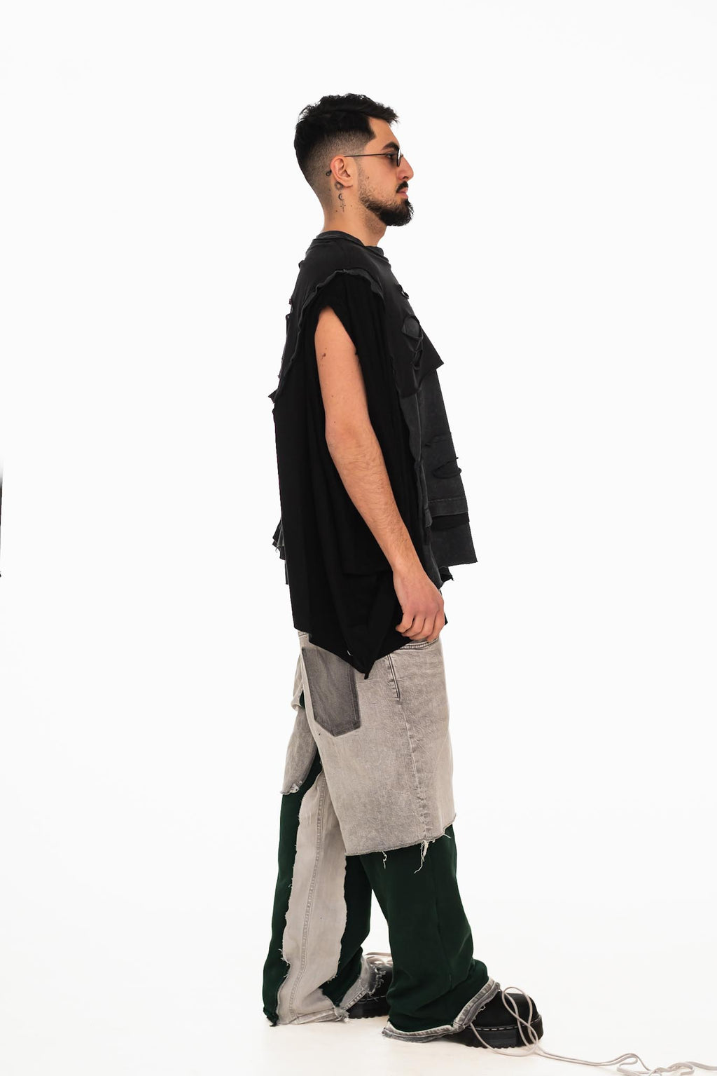 DECONSTRUCTED JOGGER JEANS